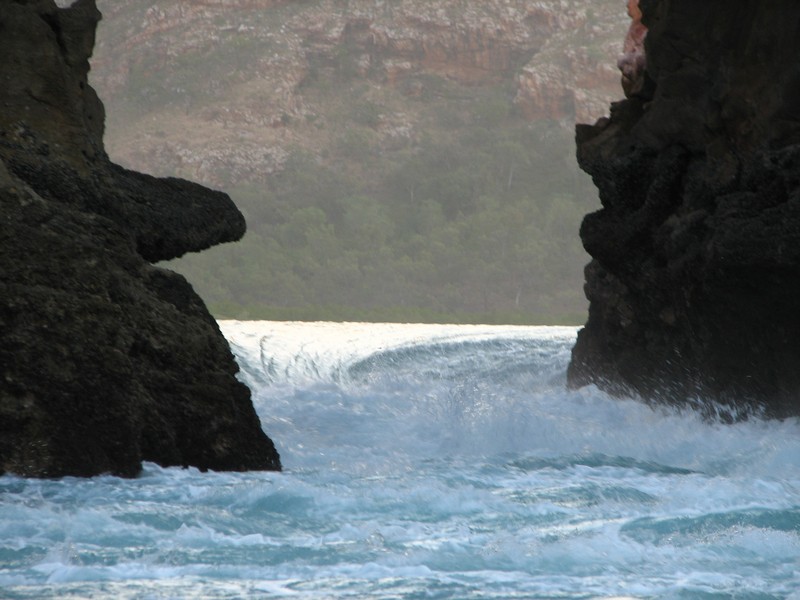 Horizontal_waterfall