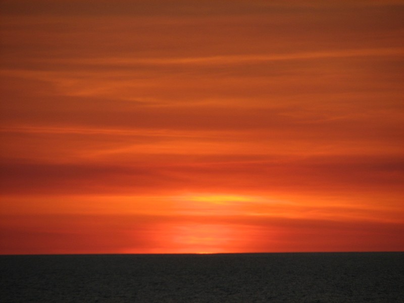 Looking_West_at_80mile_Beach